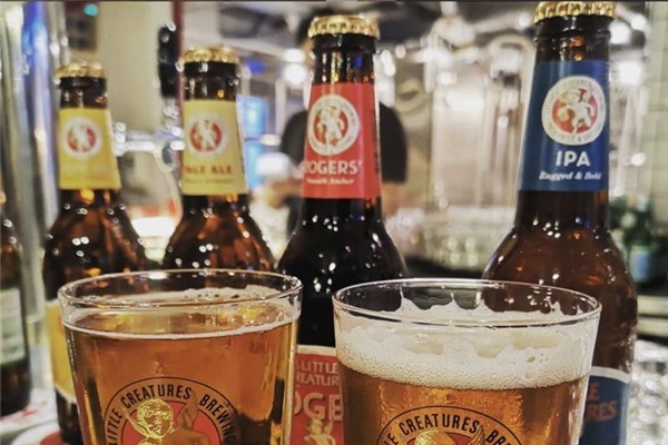 啤酒度数一般多少度:一般原麦汁浓度8度(酒精度2.5度)